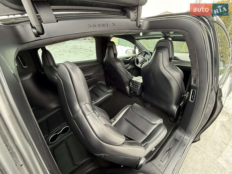 Позашляховик / Кросовер Tesla Model X 2017 в Стрию