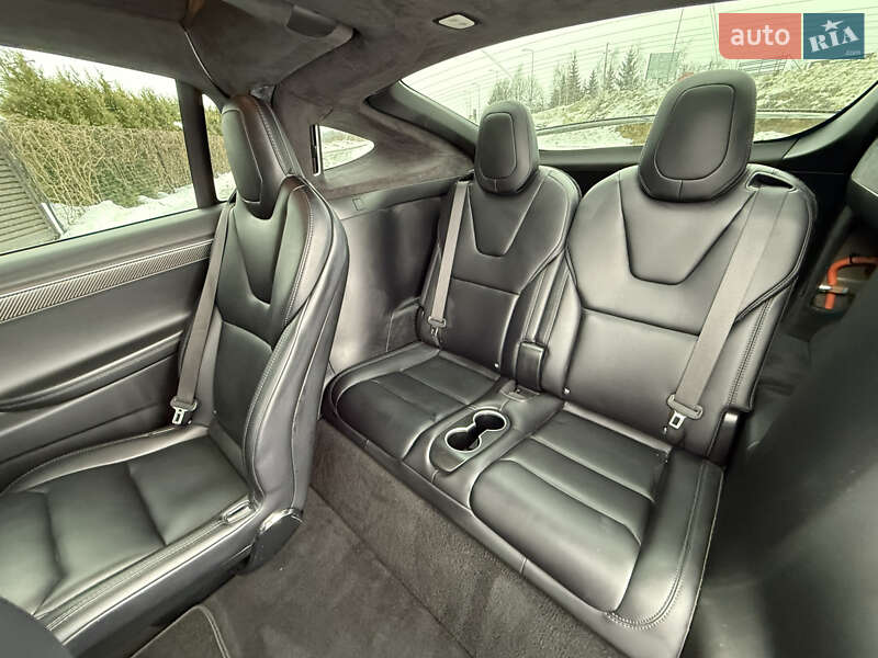 Позашляховик / Кросовер Tesla Model X 2017 в Стрию