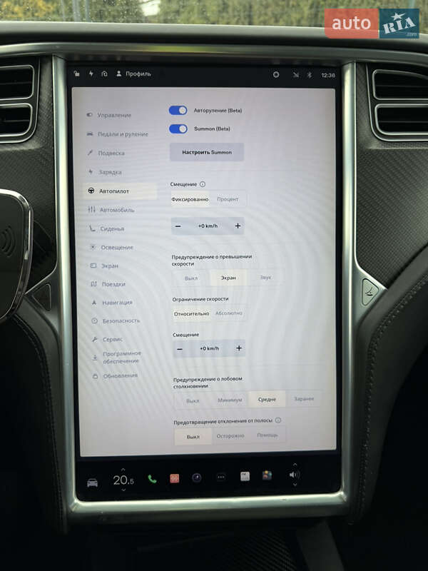 Позашляховик / Кросовер Tesla Model X 2017 в Стрию