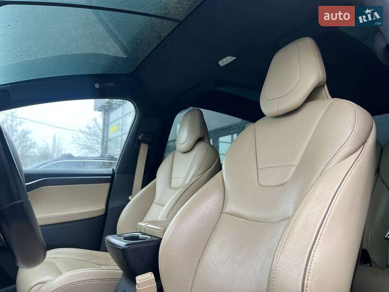 Позашляховик / Кросовер Tesla Model X 2016 в Івано-Франківську фото 9 Позашляховик / Кросовер Tesla Model X 2016 в Івано-Франківську