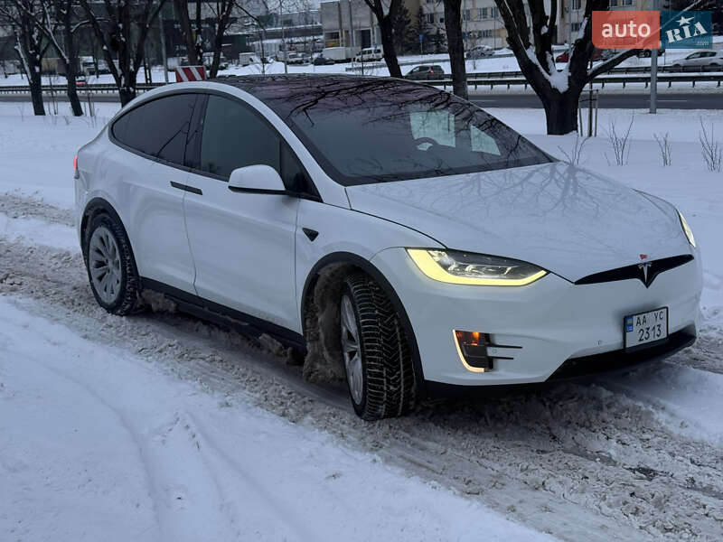 Внедорожник / Кроссовер Tesla Model X 2020 в Киеве