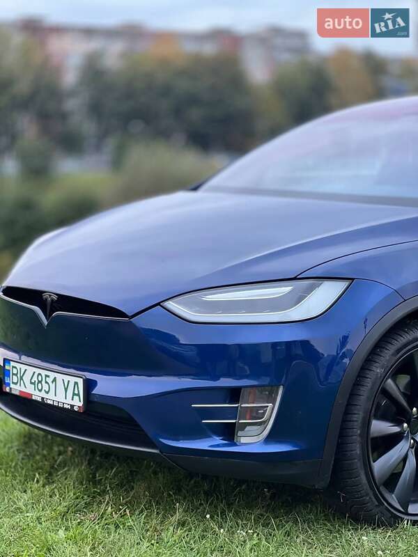 Позашляховик / Кросовер Tesla Model X 2016 в Рівному фото 20 Позашляховик / Кросовер Tesla Model X 2016 в Рівному