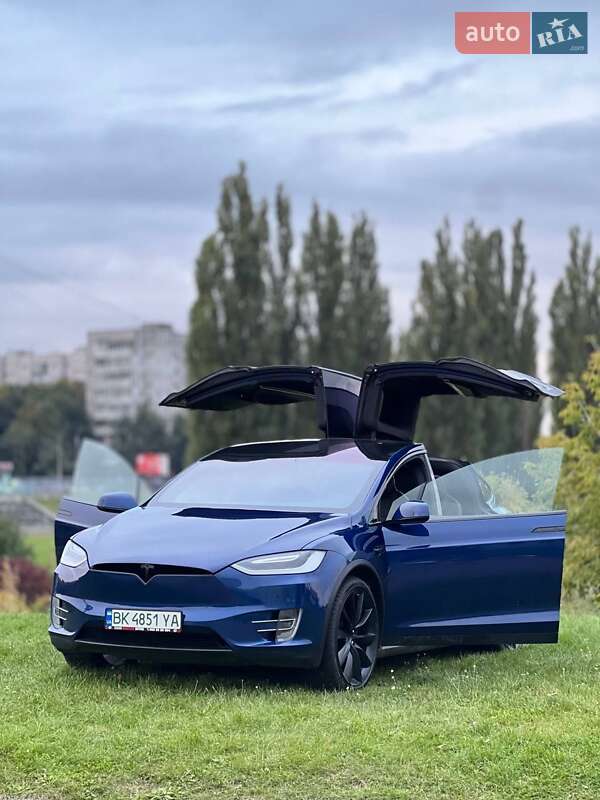 Позашляховик / Кросовер Tesla Model X 2016 в Рівному фото 24 Позашляховик / Кросовер Tesla Model X 2016 в Рівному