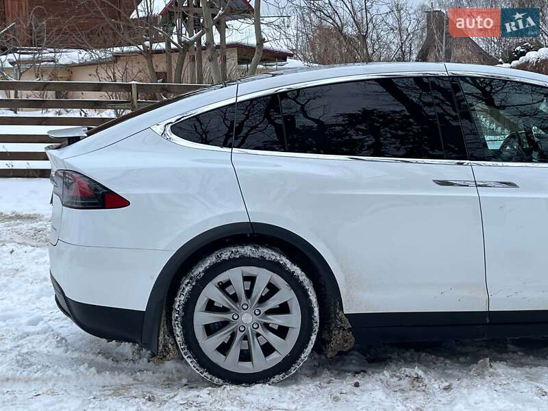 Позашляховик / Кросовер Tesla Model X 2019 в Києві