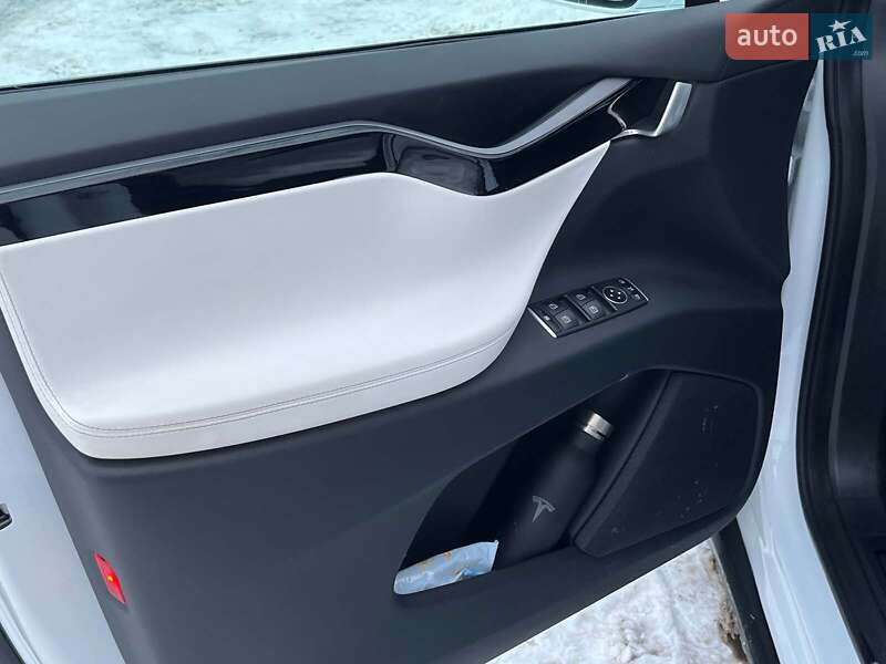 Позашляховик / Кросовер Tesla Model X 2019 в Києві