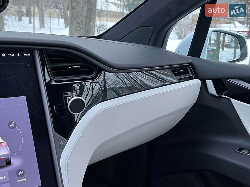 Позашляховик / Кросовер Tesla Model X 2019 в Києві