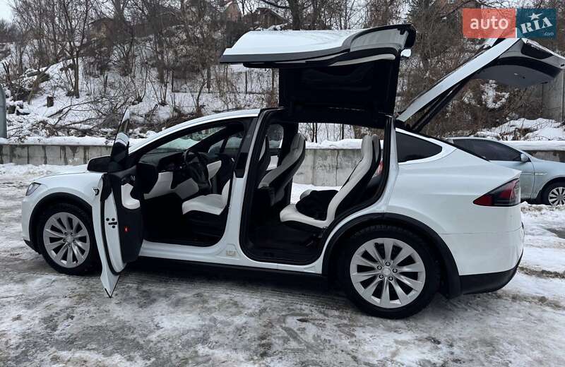 Позашляховик / Кросовер Tesla Model X 2018 в Києві фото 16 Позашляховик / Кросовер Tesla Model X 2018 в Києві