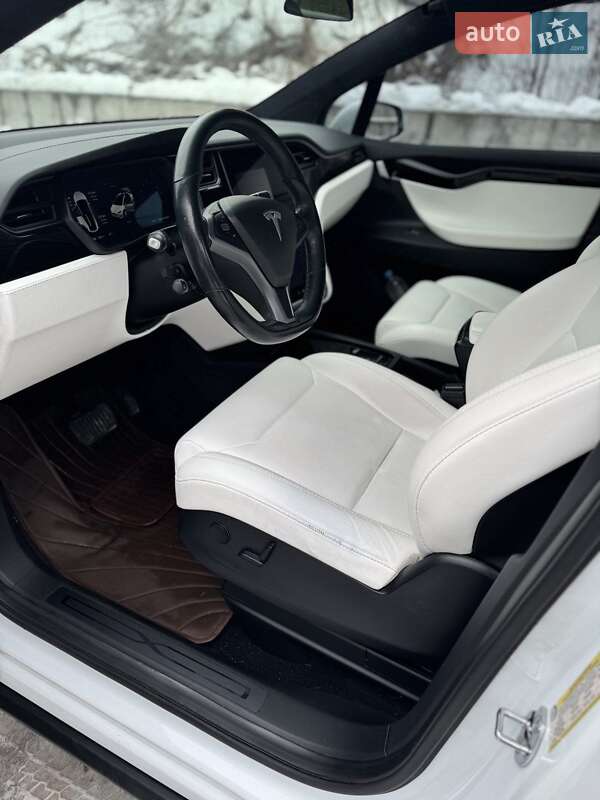 Позашляховик / Кросовер Tesla Model X 2018 в Києві фото 29 Позашляховик / Кросовер Tesla Model X 2018 в Києві