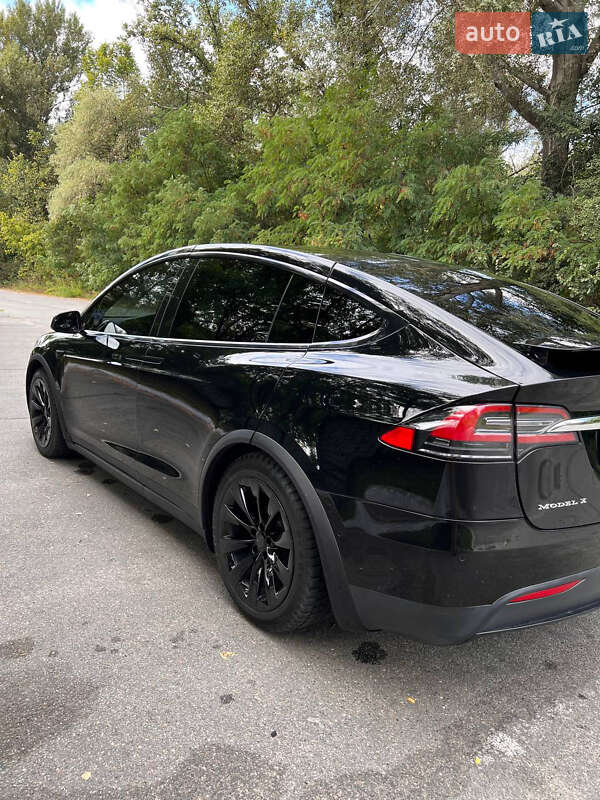 Позашляховик / Кросовер Tesla Model X 2017 в Кременчуці фото 4 Позашляховик / Кросовер Tesla Model X 2017 в Кременчуці