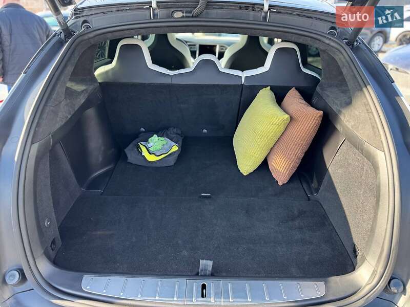 Позашляховик / Кросовер Tesla Model X 2017 в Львові фото 22 Позашляховик / Кросовер Tesla Model X 2017 в Львові