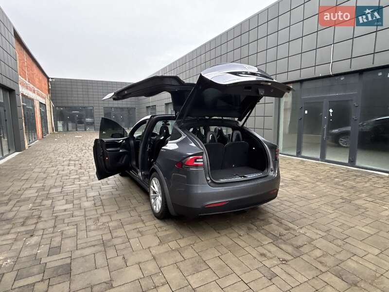 Позашляховик / Кросовер Tesla Model X 2016 в Тячеві фото 6 Позашляховик / Кросовер Tesla Model X 2016 в Тячеві