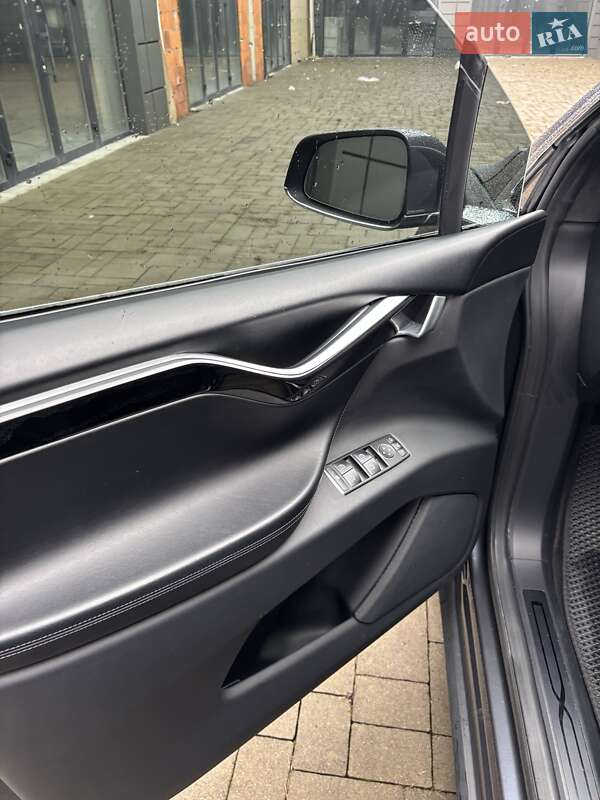 Позашляховик / Кросовер Tesla Model X 2016 в Тячеві фото 25 Позашляховик / Кросовер Tesla Model X 2016 в Тячеві