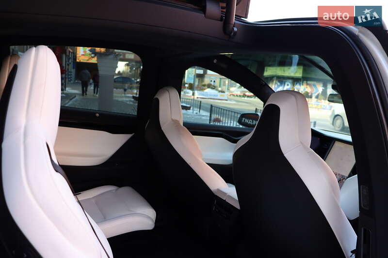 Внедорожник / Кроссовер Tesla Model X 2019 в Львове