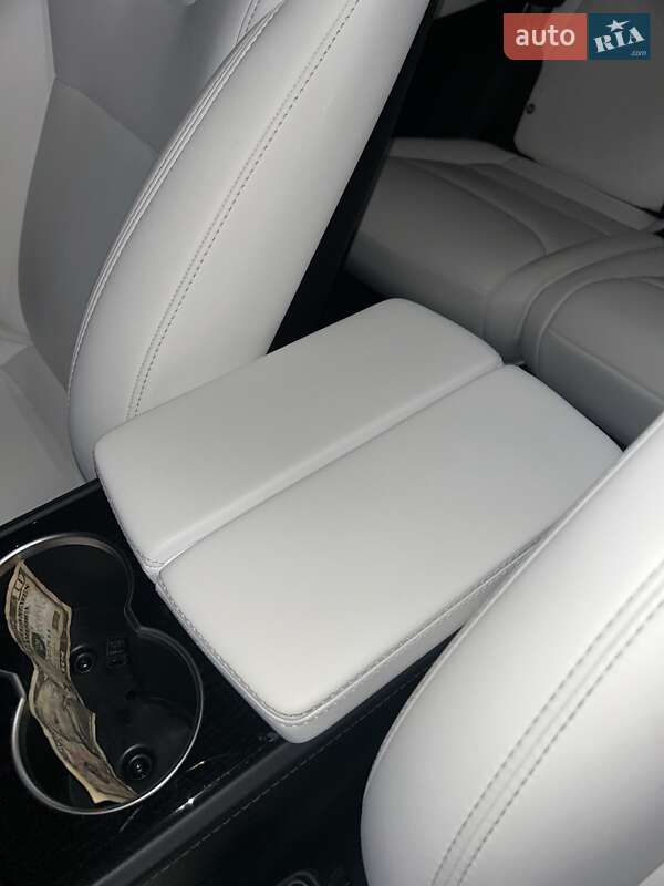 Позашляховик / Кросовер Tesla Model X 2017 в Черкасах фото 46 Позашляховик / Кросовер Tesla Model X 2017 в Черкасах