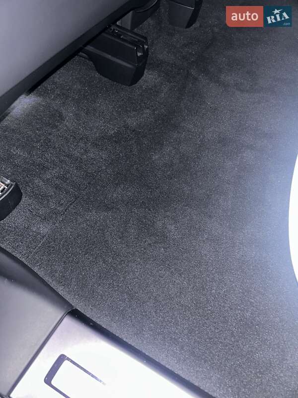 Позашляховик / Кросовер Tesla Model X 2017 в Черкасах фото 51 Позашляховик / Кросовер Tesla Model X 2017 в Черкасах