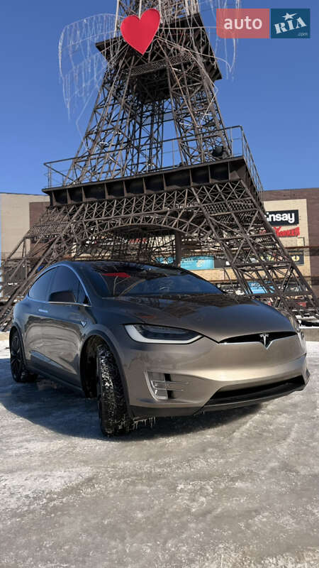 Позашляховик / Кросовер Tesla Model X 2016 в Харкові