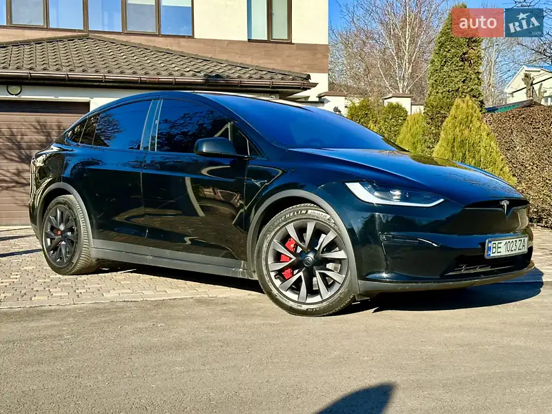 Tesla Model X 2024
