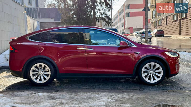 Позашляховик / Кросовер Tesla Model X 2018 в Львові