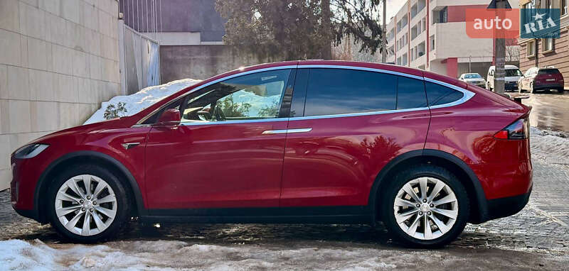 Позашляховик / Кросовер Tesla Model X 2018 в Львові