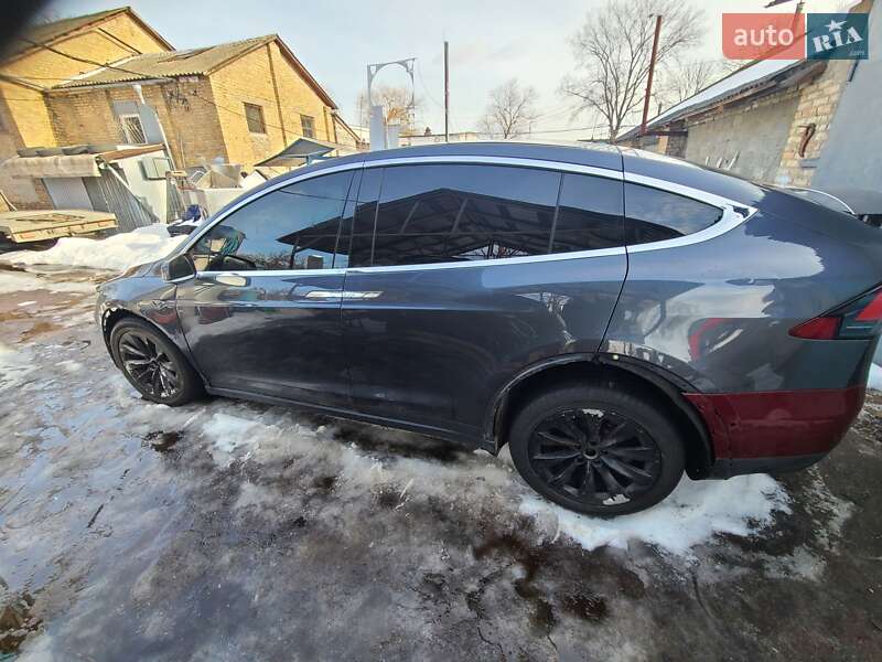 Позашляховик / Кросовер Tesla Model X 2016 в Черкасах фото 5 Позашляховик / Кросовер Tesla Model X 2016 в Черкасах