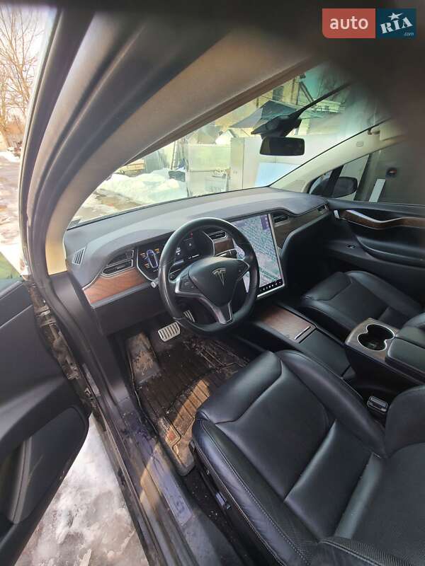 Позашляховик / Кросовер Tesla Model X 2016 в Черкасах фото 17 Позашляховик / Кросовер Tesla Model X 2016 в Черкасах
