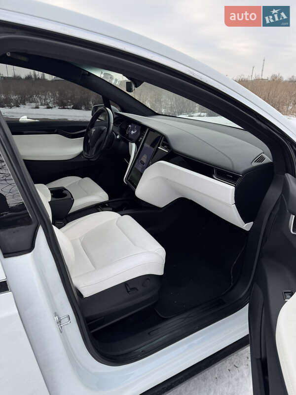 Внедорожник / Кроссовер Tesla Model X 2018 в Киеве