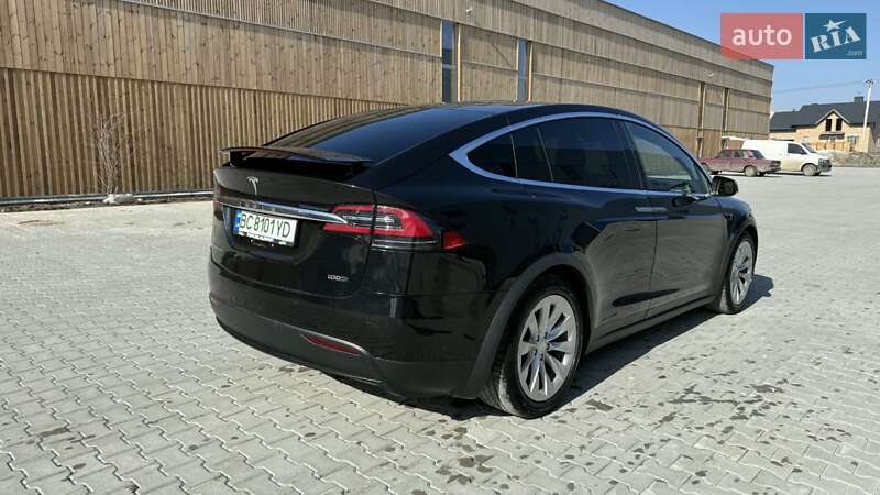 Позашляховик / Кросовер Tesla Model X 2017 в Львові