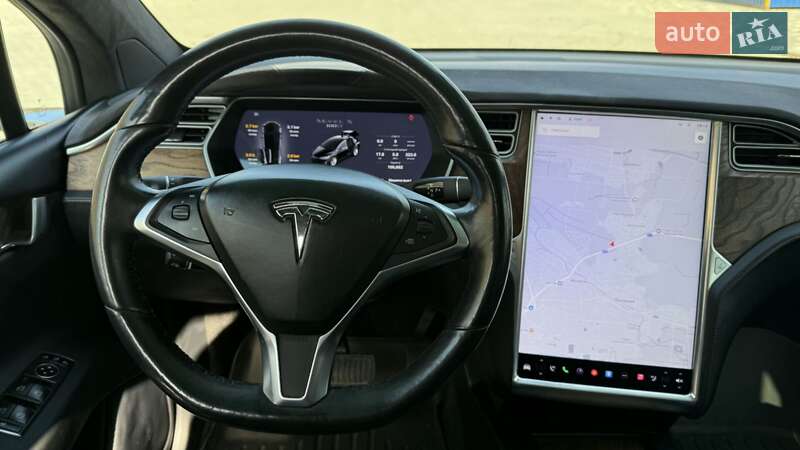 Позашляховик / Кросовер Tesla Model X 2017 в Львові