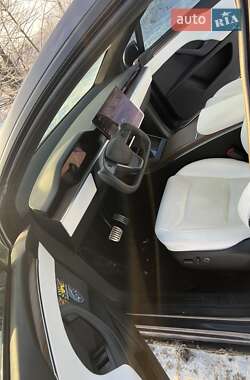 Внедорожник / Кроссовер Tesla Model X 2022 в Киеве