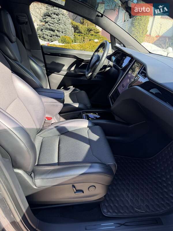 Внедорожник / Кроссовер Tesla Model X 2018 в Житомире
