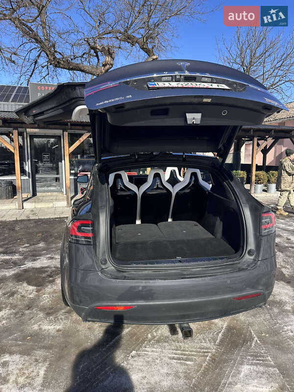 Позашляховик / Кросовер Tesla Model X 2016 в Пісківці