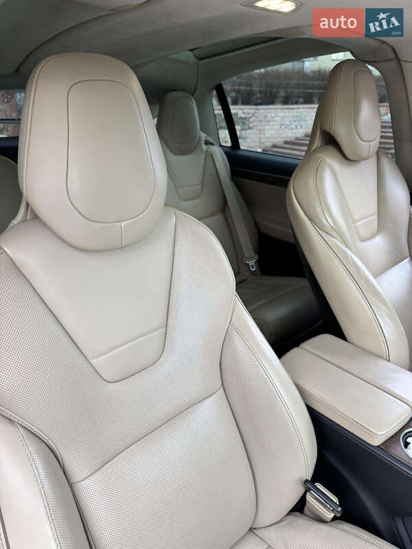 Внедорожник / Кроссовер Tesla Model X 2016 в Киеве