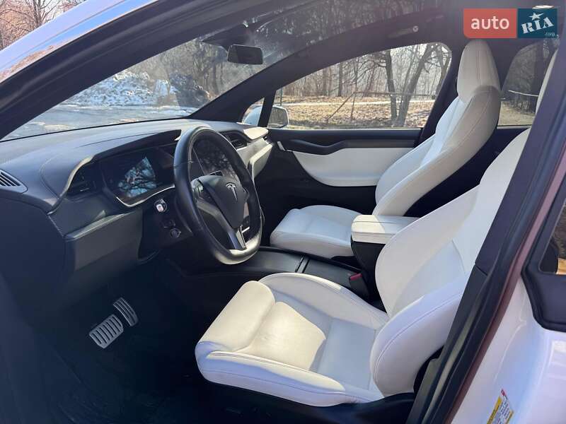 Позашляховик / Кросовер Tesla Model X 2020 в Львові