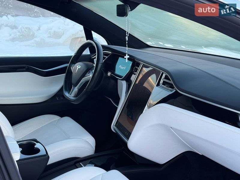 Внедорожник / Кроссовер Tesla Model X 2017 в Тернополе