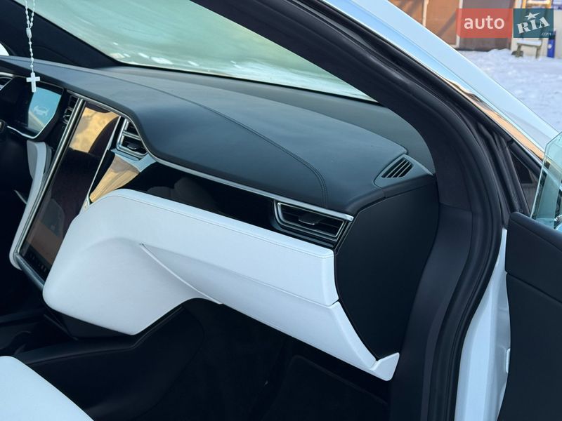 Внедорожник / Кроссовер Tesla Model X 2017 в Тернополе