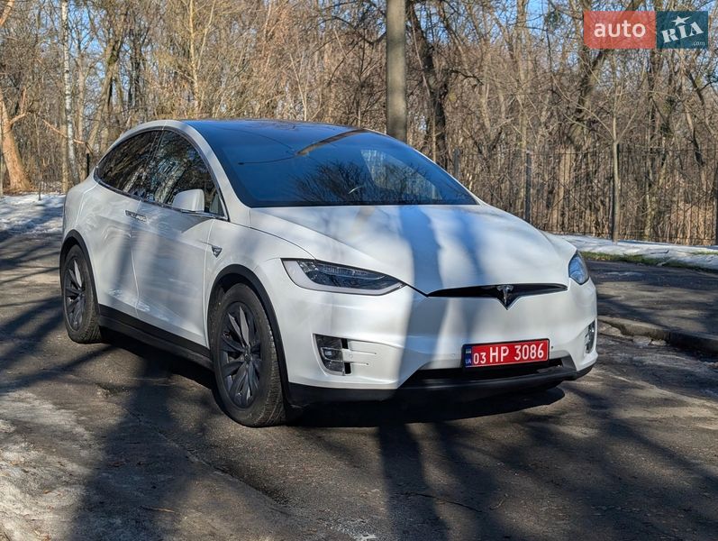 Позашляховик / Кросовер Tesla Model X 2017 в Києві