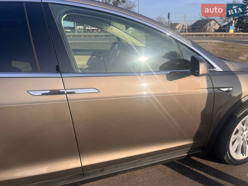 Позашляховик / Кросовер Tesla Model X 2016 в Бродах