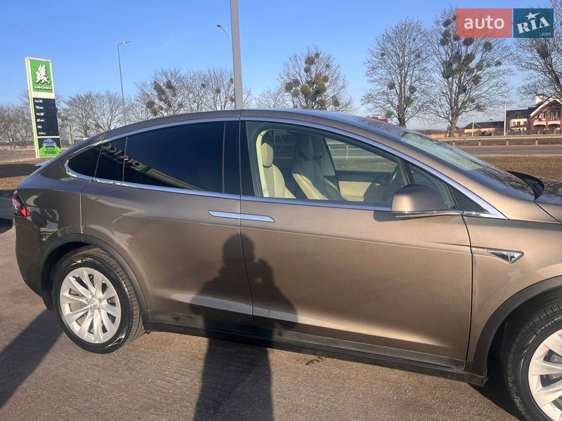 Позашляховик / Кросовер Tesla Model X 2016 в Бродах