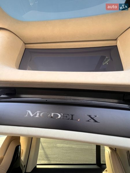 Позашляховик / Кросовер Tesla Model X 2016 в Бродах