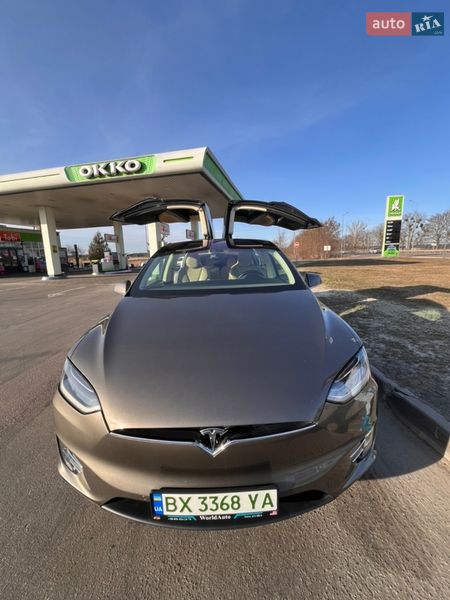 Позашляховик / Кросовер Tesla Model X 2016 в Бродах