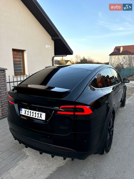 Позашляховик / Кросовер Tesla Model X 2018 в Івано-Франківську