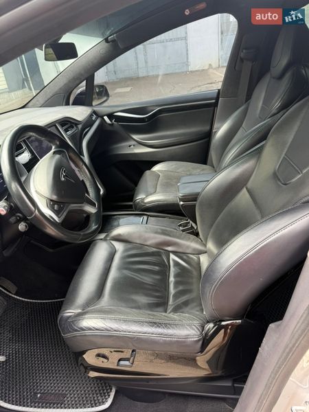 Внедорожник / Кроссовер Tesla Model X 2016 в Чернигове