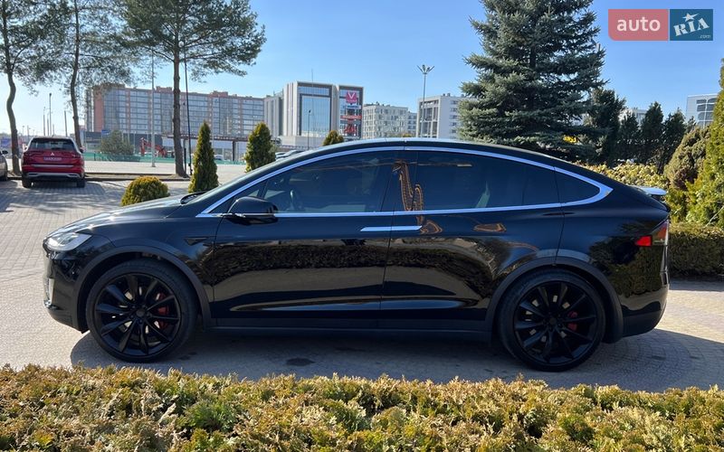 Позашляховик / Кросовер Tesla Model X 2019 в Львові
