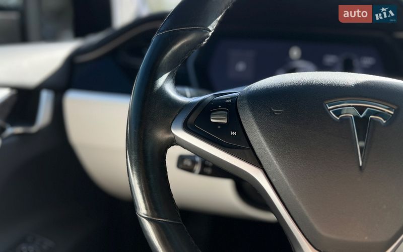 Позашляховик / Кросовер Tesla Model X 2019 в Львові