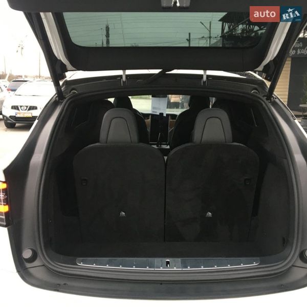 Позашляховик / Кросовер Tesla Model X 2018 в Житомирі