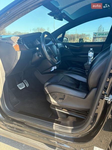 Позашляховик / Кросовер Tesla Model X 2017 в Дніпрі