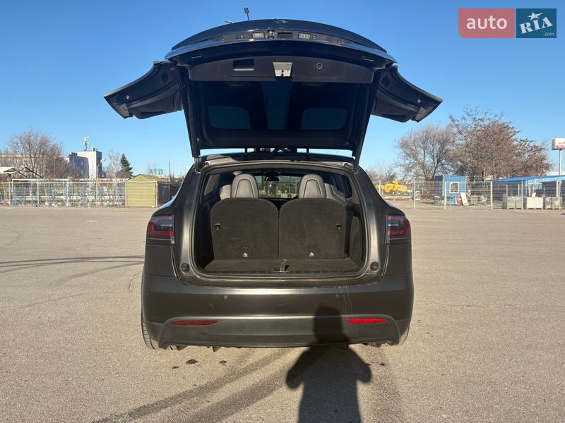 Позашляховик / Кросовер Tesla Model X 2017 в Дніпрі