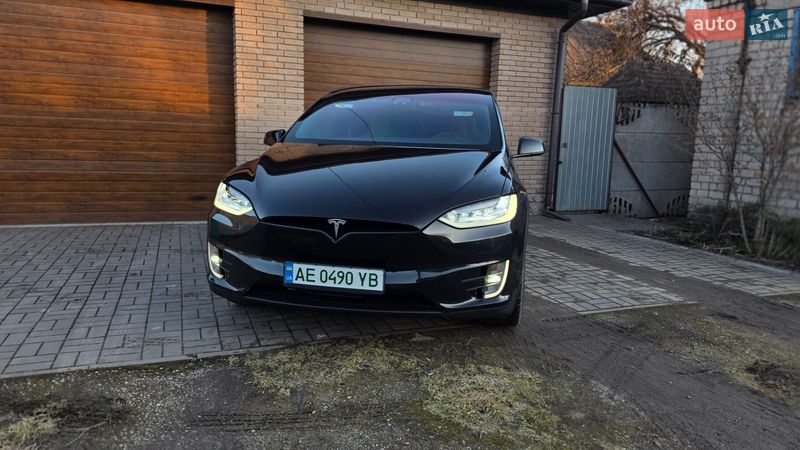Позашляховик / Кросовер Tesla Model X 2017 в Кривому Розі