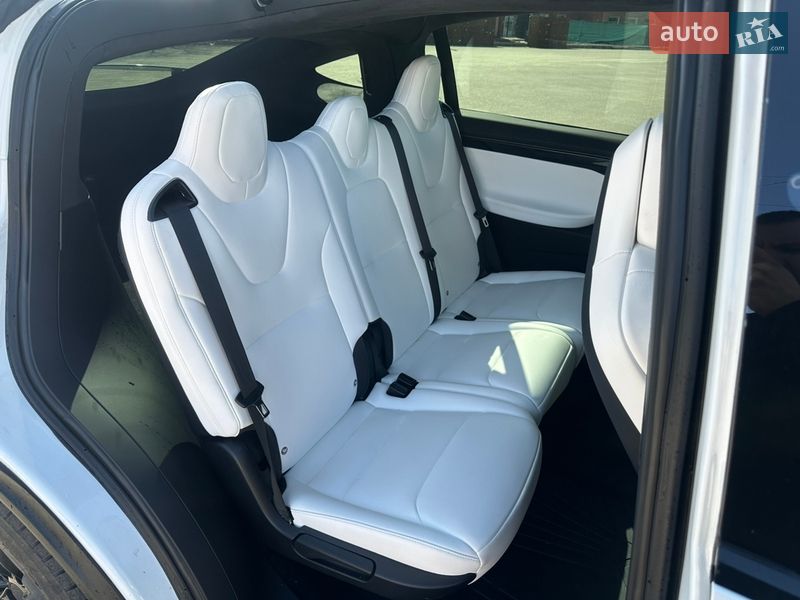 Внедорожник / Кроссовер Tesla Model X 2018 в Валках