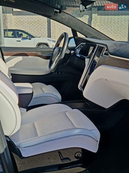 Внедорожник / Кроссовер Tesla Model X 2016 в Харькове